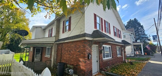 Building Photo - 450 N Main St