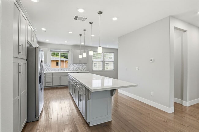 Photo - 621 Cinnamon Cir