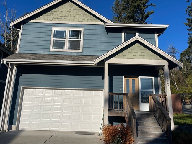 Lovely in town Kingston 4 bedroom home now... - Lovely in town Kingston 4 bedroom home now...