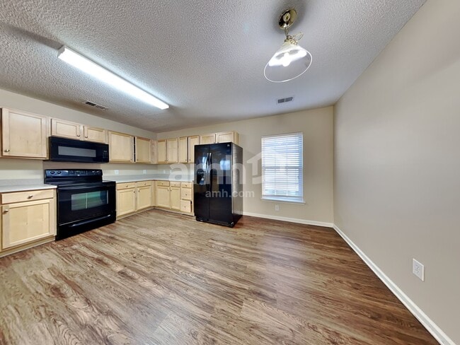 Photo - 235 Emerald Isle Dr