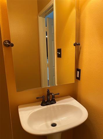 Photo - 207 Colonial Ln