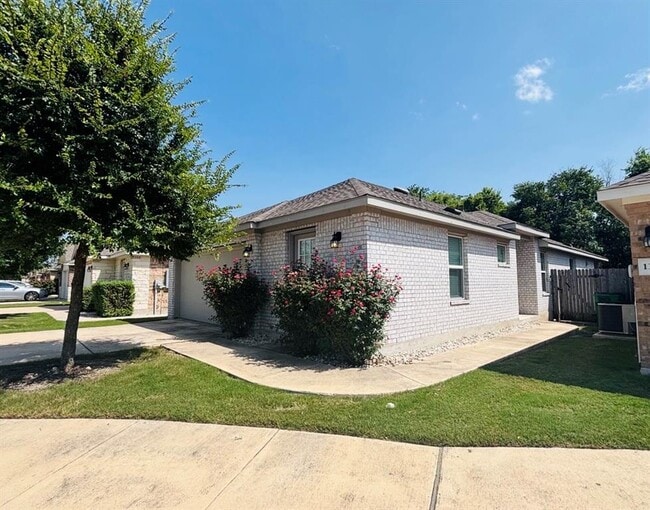 Photo - 1303 Bear Peak Ln