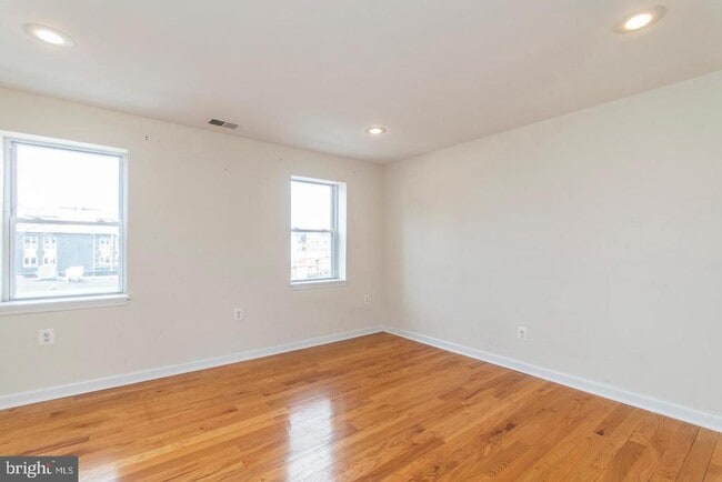 Photo - 2606 W Girard Ave Unit 3