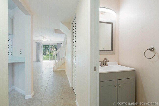 6384 Boca Cir