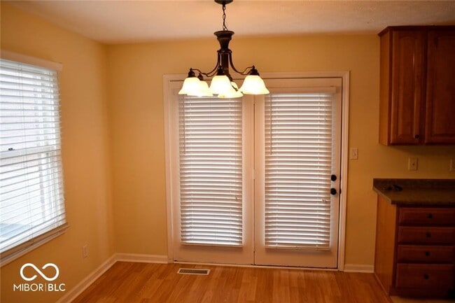 Photo - 516 E 10th St