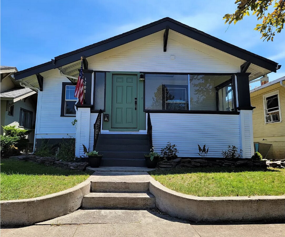 Craftsman style house near EOU and downtown - Craftsman style house near EOU and downtown