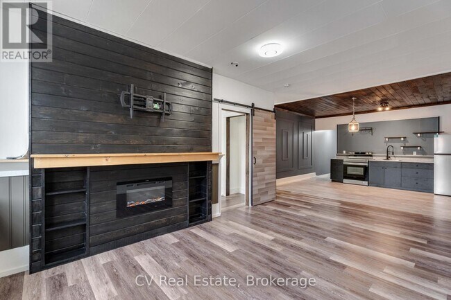 Photo - 43 Manitoba St