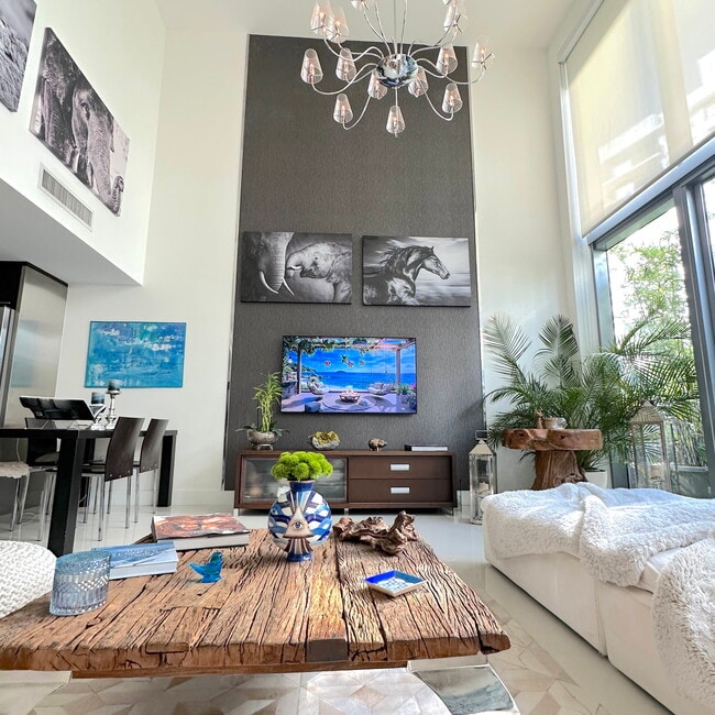 Building Photo - 6000 Collins Ave Unit 509