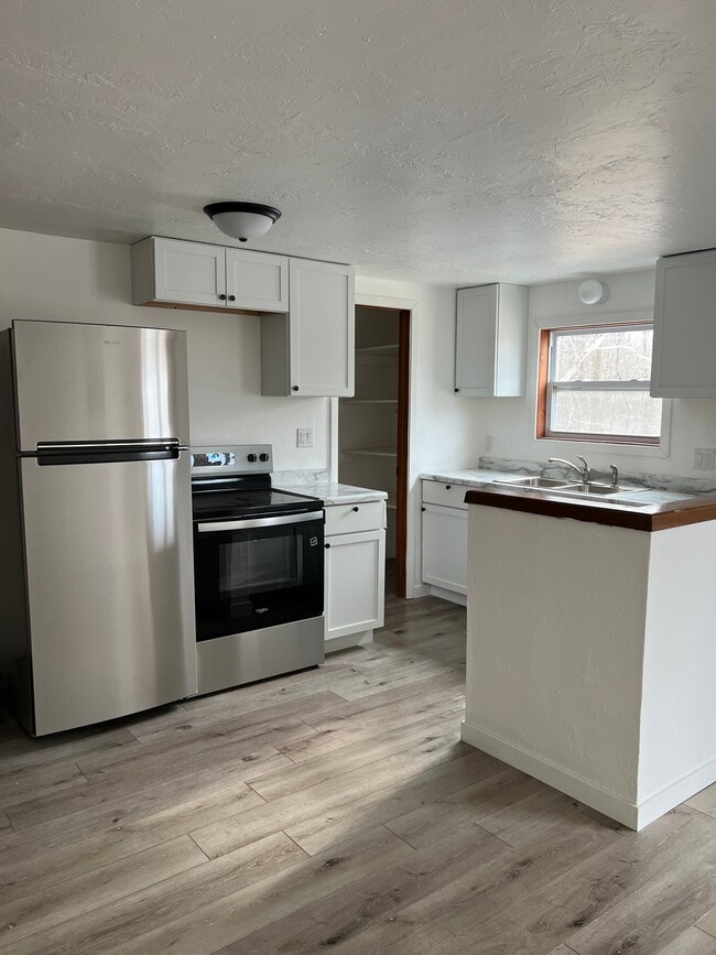 Building Photo - 6099 WI-42