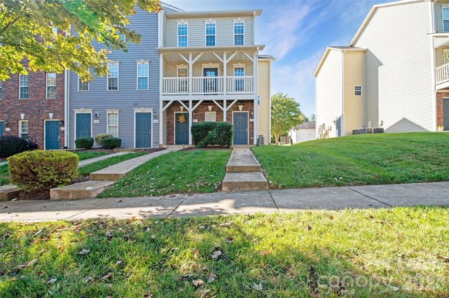 Building Photo - 118 Steam Engine Dr Unit 201