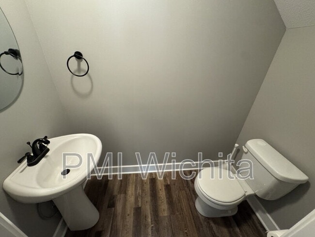 Photo - 107 S Shay Rd