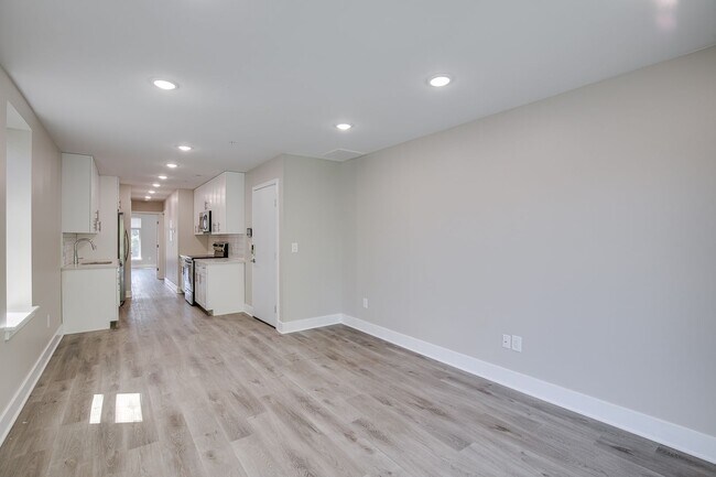 Photo - 2017 N College Ave Unidad 3