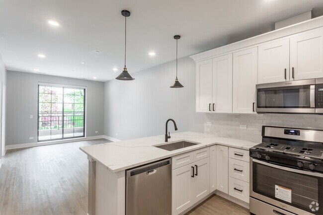 Photo - 3118 N Greenview