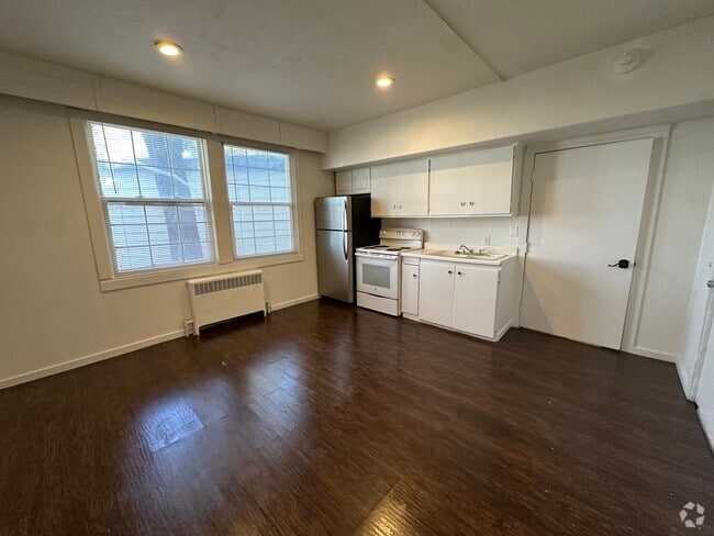 Building Photo - Studio Apartment in Clearfield! Unit 5