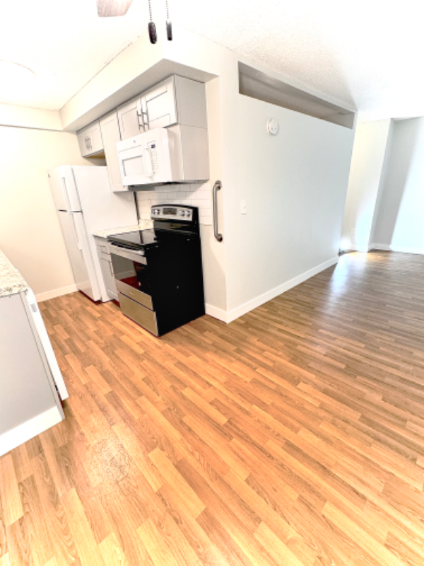 Building Photo - 2755 NE Hogan Dr Rental