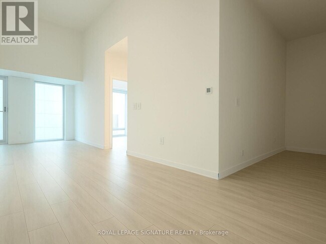 Photo - 238 Simcoe St Unit 602