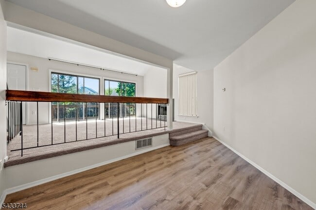 Photo - 30 Chestnut Ct