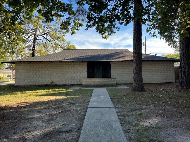 Photo - 401 Oakhill Dr