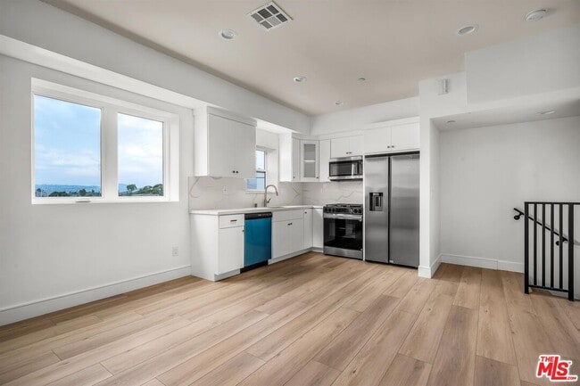 Photo - 4703 Saturn St