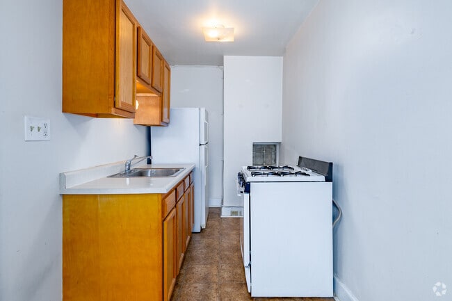 1BR, 1BA - 700SF - Kitchen