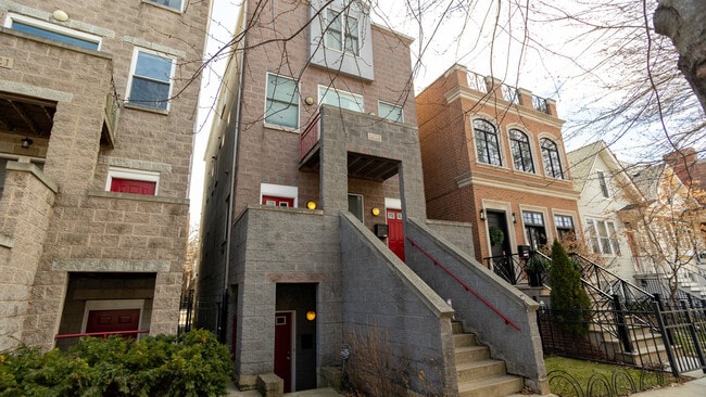 Building Photo - 1423 W Melrose St Unit G