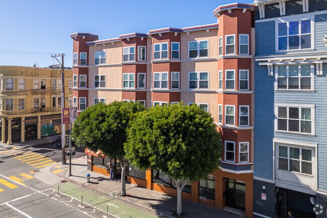 Alt. Exterior - Carlin Apartment