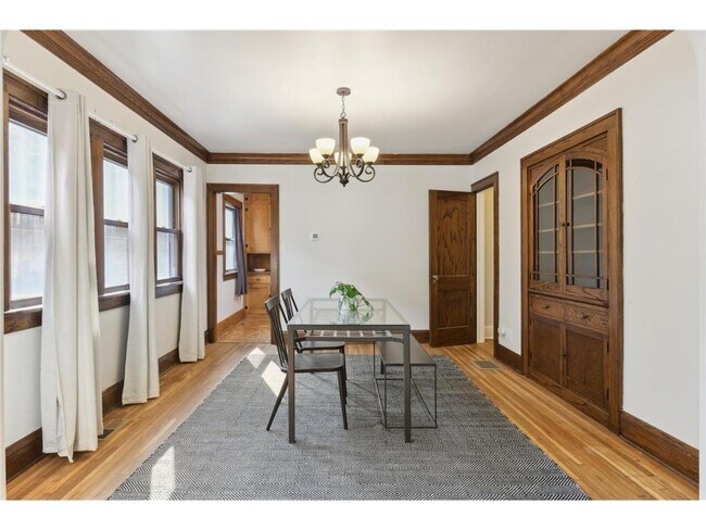 Photo - 955 17th Ave SE