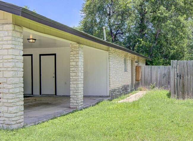 Photo - 805 Sirocco Dr