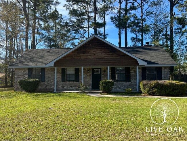 Building Photo - 706 Robin Hood Dr