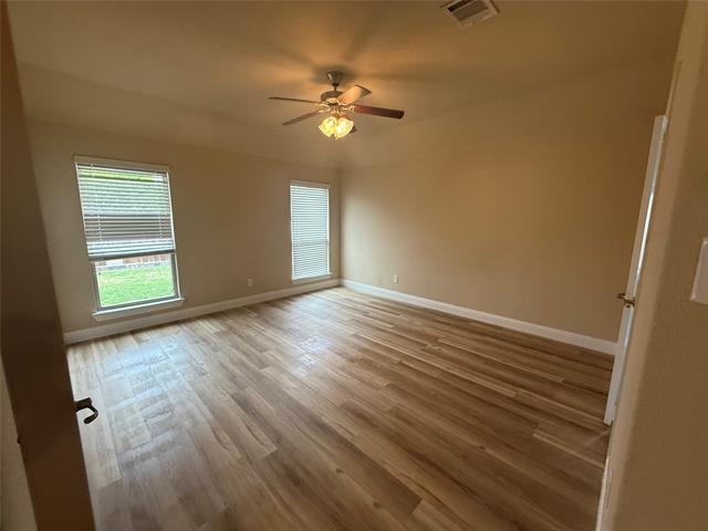 Photo - 15616 Leadenhall St