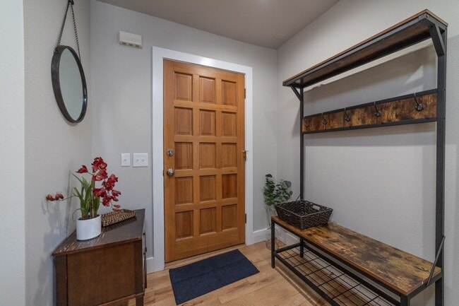 Photo - 111 NW Bond St
