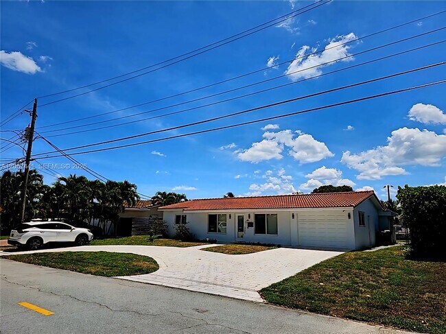 Photo - 1430 NE 53rd Ct