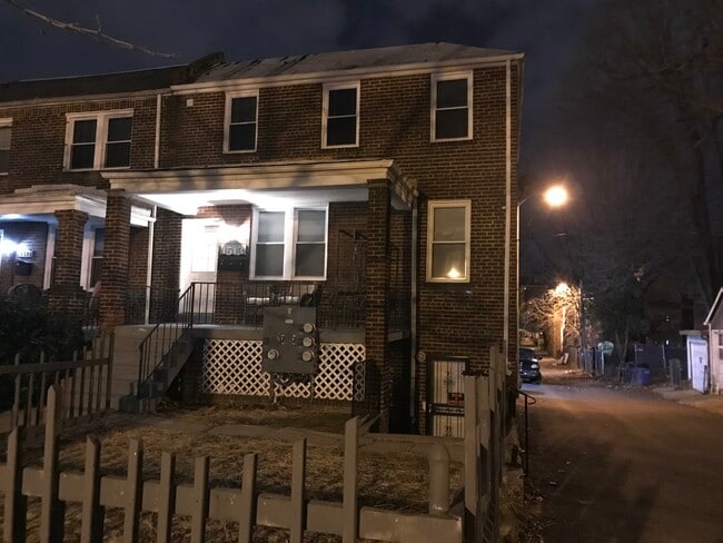 Photo - 1513 Oates St NE