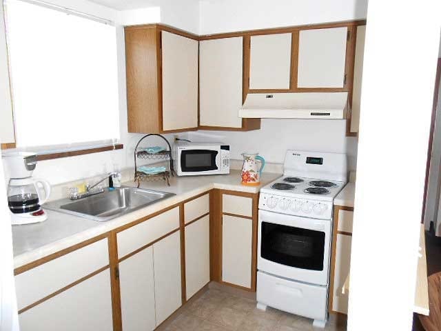 Kitchen - Sanborn Meadow Apartments