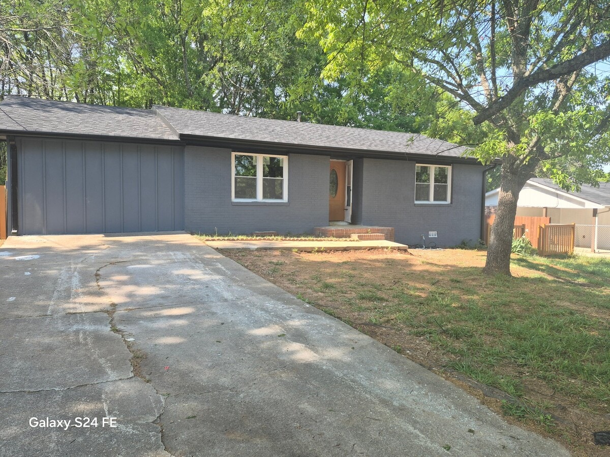 Photo - 120 N Williams St