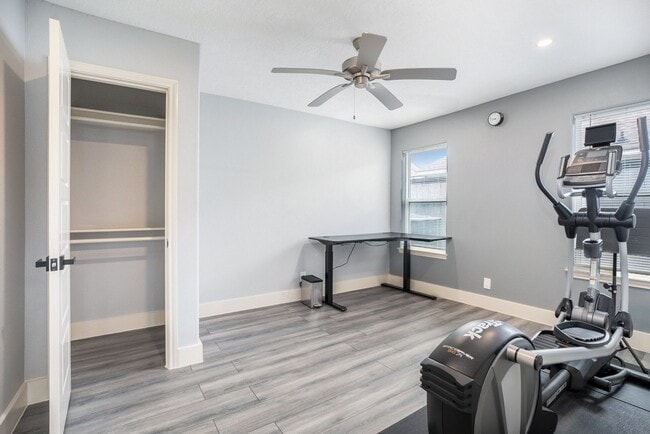 Building Photo - 5720 Fraser Ave