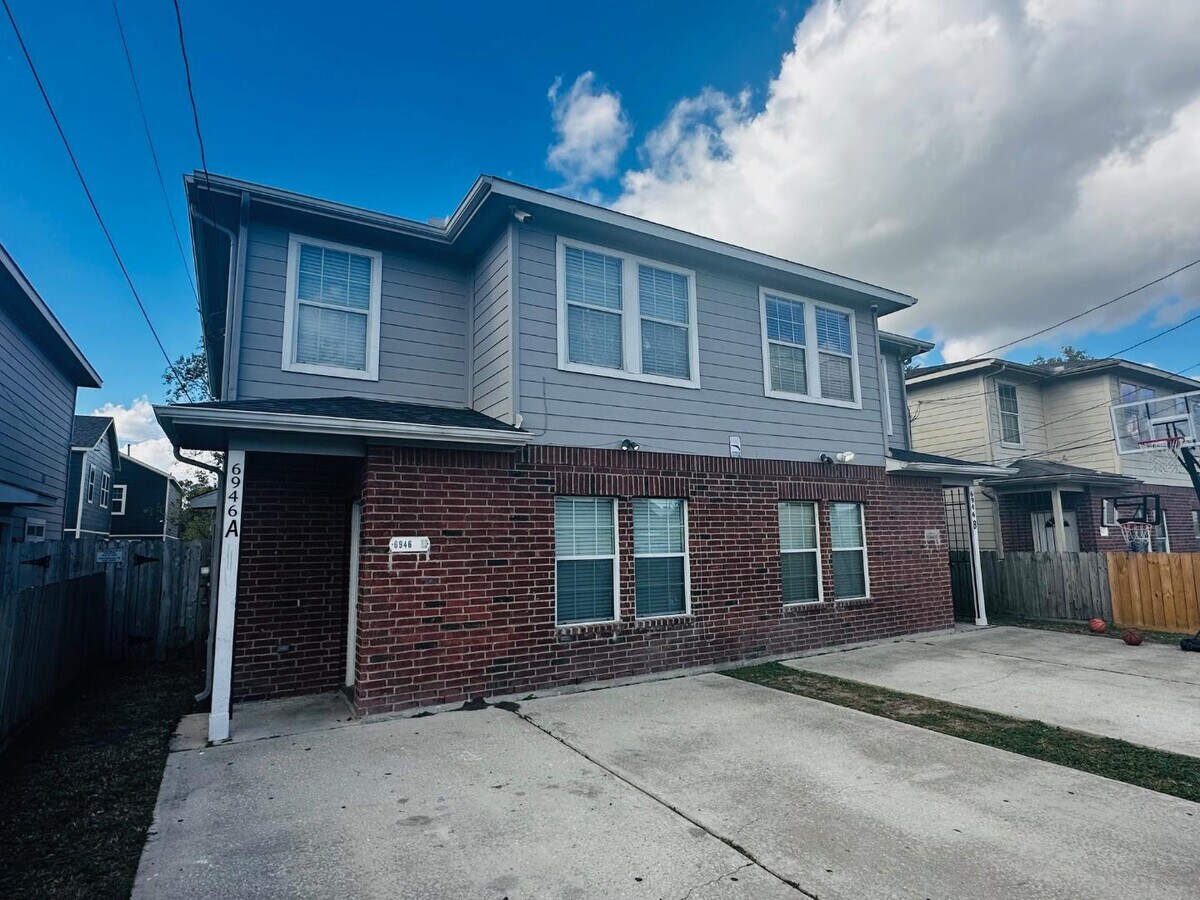 Photo - 6946 Paris St