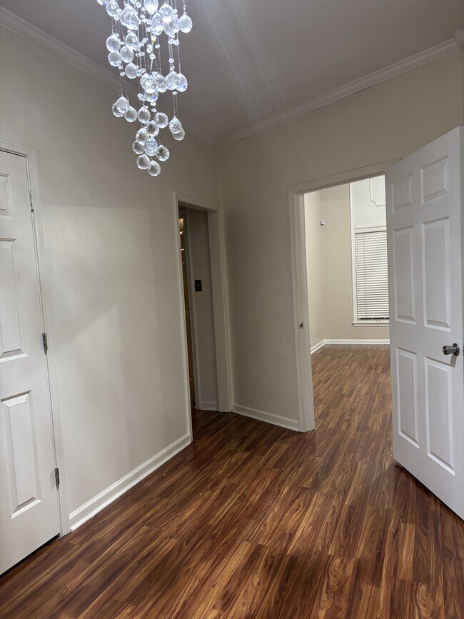 Photo - 203 Walnut Gardens Dr