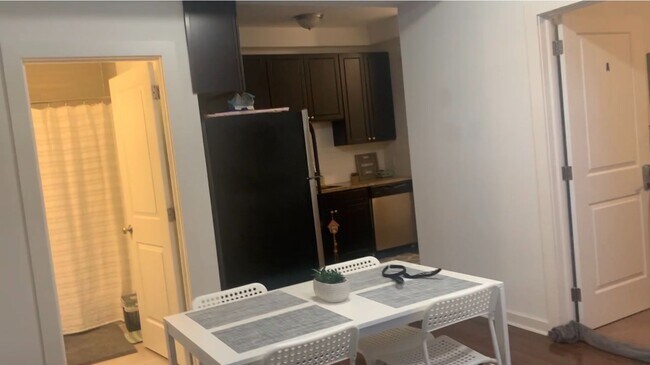 Photo - 1536 N. Carlisle