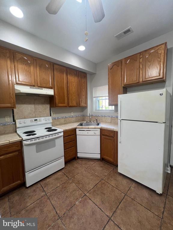 Photo - 1408 W Franklin St Unit 2