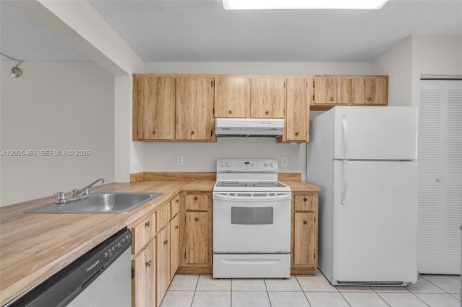 Photo - 841 NE 207th Ln Unit 3-201