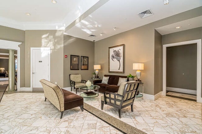 Photo - 851 N Glebe Rd