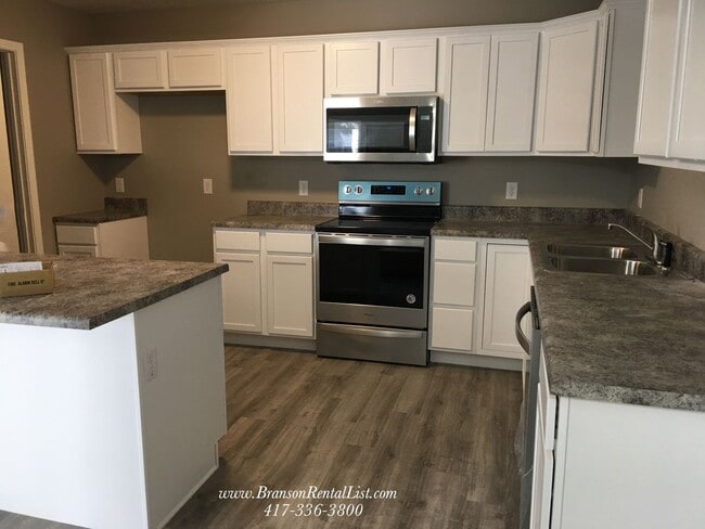 Photo - 3BR with 1 Car Garage - DUPLEX