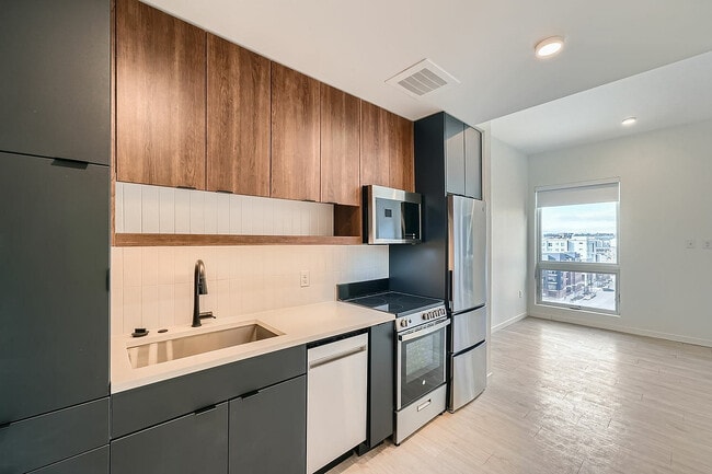 2059 19th St - Web Quality - 009 - 30 Studio 5 804