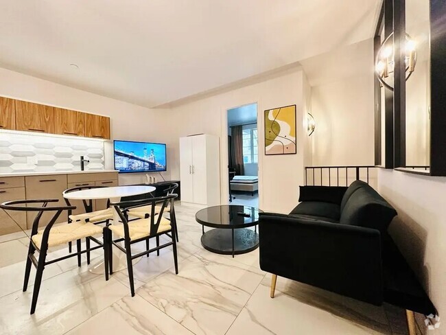 Building Photo - Furnished room/NOT APARTMENT Unit 1A