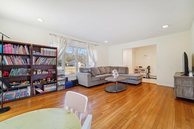 Photo - 324 Brook St Unit 324
