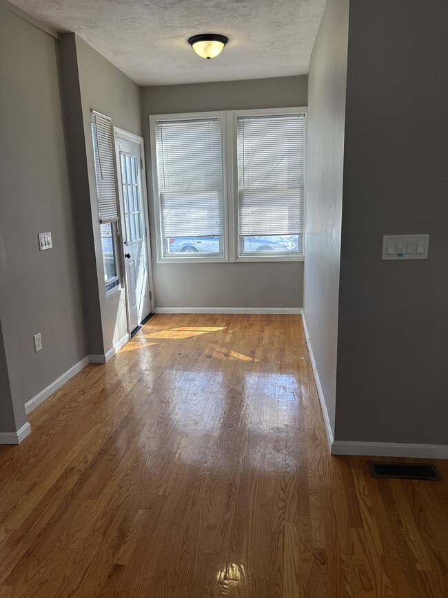 Photo - 18 Upham St Unit 1st