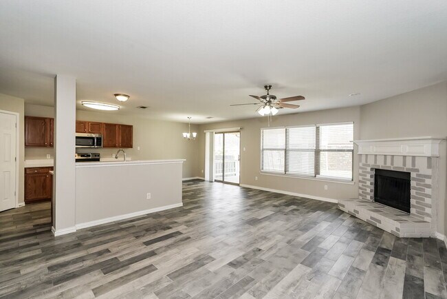 Photo - 5105 Raymond Dr