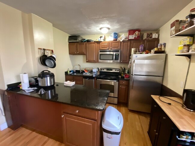 Photo - 221 Holland St