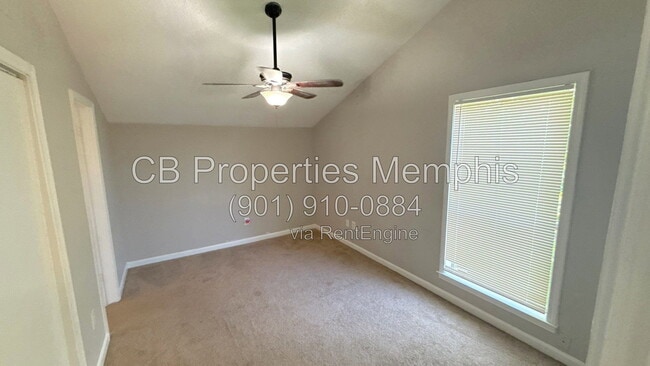 Photo - 3136 Sycamore View Rd